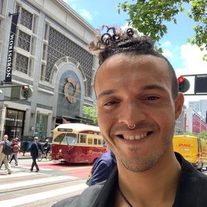 Meet your Posher, Greye